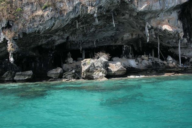 Die Viking Cave, eine Kalksteinhöhle mit Schwalbennestern zum Export nach China - Ko Phi Phi Leh