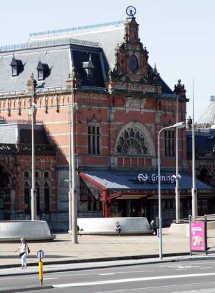 Groningen - Centraal station, der Hauptbahnhof am Stationsplein Groningen - Centraal station, der Hauptbahnhof am Stationsplein