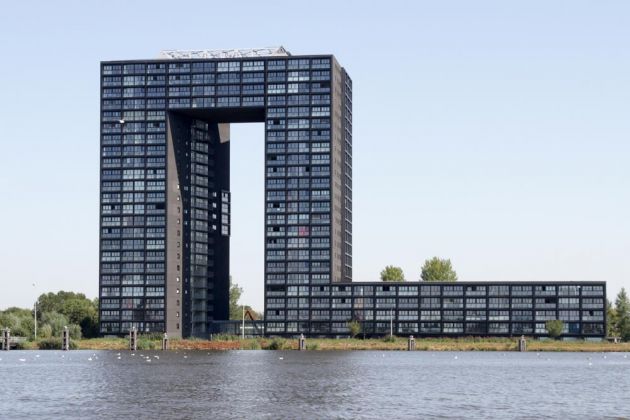 Tasmantoren, Groningen - Tasman Tower, ein Wohnhaus als Triumphbogen für den Entdecder Abel Tasman Tasmantoren, Groningen - Tasman Tower, ein Wohnhaus als Triumphbogen für den Entdecder Abel Tasman