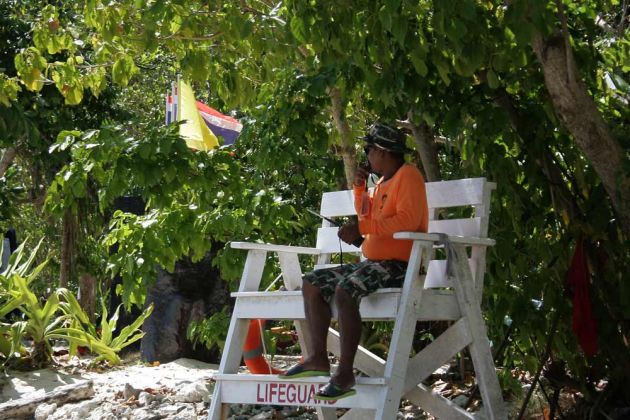 Bade-Aufsicht am Hong Island Beach Bade-Aufsicht am Hong Island Beach