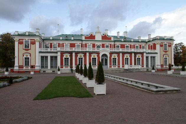 Das barocke Schloss Kadriorg, Kadrioru loss, des Baujahres 1718 - der frühere Sommersitz des Zars Peter des Grossen Das barocke Schloss Kadriorg, Kadrioru loss, des Baujahres 1718 - der frühere Sommersitz des Zars Peter des Grossen