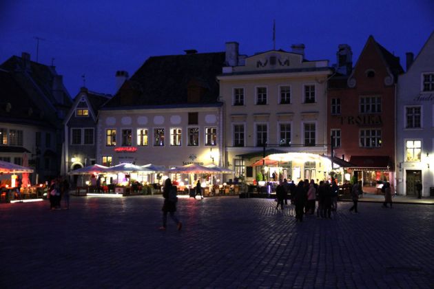 Tallinn, der Rathausmarkt, Fassaden an der östlichen Seite Tallinn, der Rathausmarkt, Fassaden an der östlichen Seite