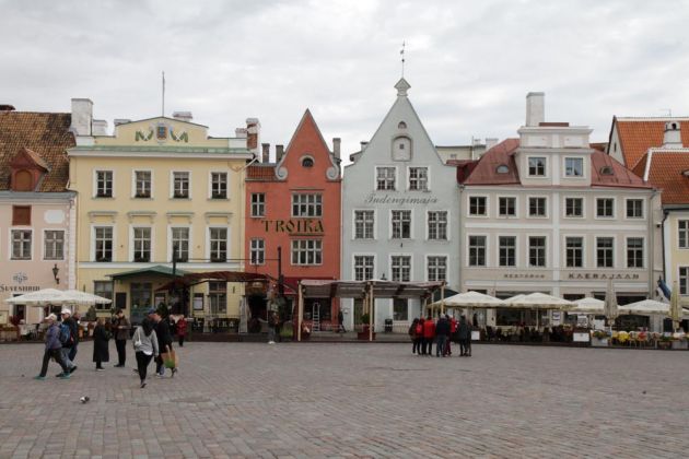 Der historische Rathausmarkt, die östlichen Fassaden - Tallinn Der historische Rathausmarkt, die östlichen Fassaden - Tallinn