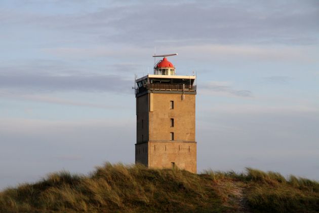 Brandaris, der 54 Meter hohe Leuchtturm in West-Terschelling ist das Wahrzeichen von West-Terschelling. Im Jahre 1594 errichtet, ist er der älteste Leuchtturm der Niederlande Brandaris, der 54 Meter hohe Leuchtturm in West-Terschelling ist das Wahrzeichen von West-Terschelling. Im Jahre 1594 errichtet, ist er der älteste Leuchtturm der Niederlande