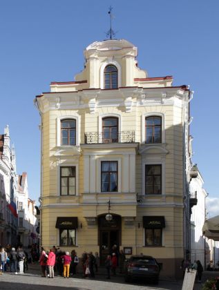 Das Cafe Maiasmokk in der Langen Strasse, Pikk - Tallinn Das Cafe Maiasmokk in der Langen Strasse, Pikk - Tallinn