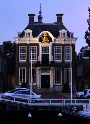 Stadhuis Harlingen, das historische Rathaus am Noorderhaven Stadhuis Harlingen, das historische Rathaus am Noorderhaven
