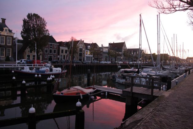 Abendrot über dem Noorderhaven in Harlingen Abendrot über dem Noorderhaven in Harlingen
