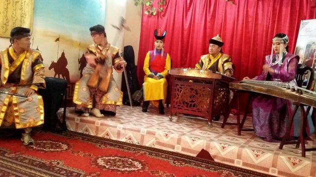 beeindruckende Oberton-Musik-Veranstaltung beeindruckende Oberton-Musik-Veranstaltung