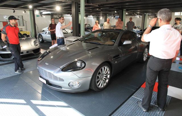 Aston-Martin DB 9 - Autobau Erlebniswelt, Romanshorn, Schweiz Aston-Martin DB 9 - Autobau Erlebniswelt, Romanshorn, Schweiz