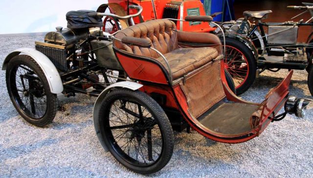 Peugeot Quadricycle - Baujahr 1905 - Einzylinder, 510 ccm, 2,5 PS, 50 kmh Peugeot Quadricycle - Baujahr 1905 - Einzylinder, 510 ccm, 2,5 PS, 50 kmh