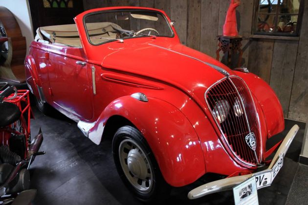 Peugeot 202 Convertible Coupé - Baujahr 1938 - Vierzylinder, 1133 ccm, 30 PS, 100 kmh Peugeot 202 Convertible Coupé - Baujahr 1938 - Vierzylinder, 1133 ccm, 30 PS, 100 kmh