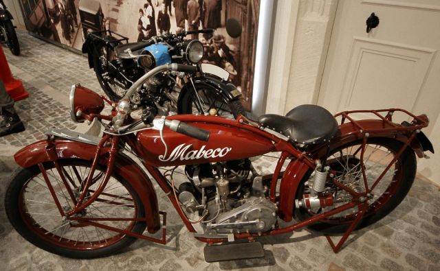 Mabeco Motorrad, Max Bernhardt & Co., Berlin - Bauzeit 1923 bis 1927 - 600-ccm-V-Twin ca. 11 PS, Nachbau einer Indian-Maschine - Motorradmuseum Schloss Augustusburg Mabeco Motorrad, Max Bernhardt & Co., Berlin - Bauzeit 1923 bis 1927 - 600-ccm-V-Twin ca. 11 PS, Nachbau einer Indian-Maschine - Motorradmuseum Schloss Augustusburg