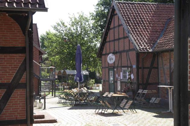 Das Fachwerkhaus-Ensemble rund um den Aloys-Bunge-Platz in Mardorf Das Fachwerkhaus-Ensemble rund um den Aloys-Bunge-Platz in Mardorf