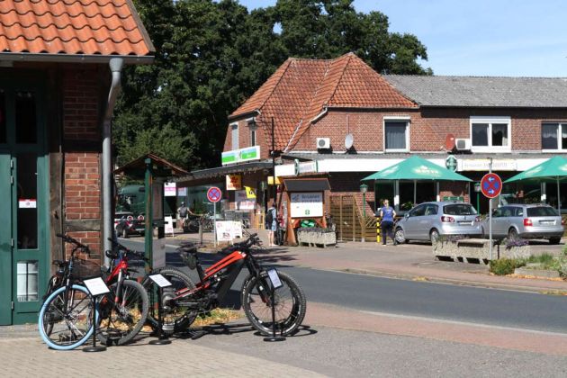 Fahrrad-, eBike- und Qud-Verleih und Lebensmittelmarkt in Mardorf