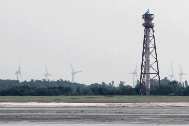 Campener Leuchtturm Greetsiel - Leitfeuer an der Aussenems seit 1889, mit 65,3 Metern höchster Leuchtturm Deutschlands Campener Leuchtturm Greetsiel - Leitfeuer an der Aussenems seit 1889, mit 65,3 Metern höchster Leuchtturm Deutschlands