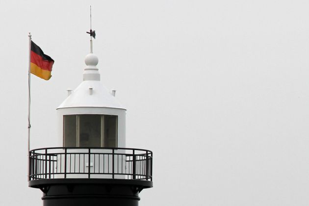 Quermarkenfeuer Wremer Tief - der zehn Meter hohe Leuchtturm 'Kleiner Preusse' des Baujahres 1906 in Wremen an der Wesermündung Quermarkenfeuer Wremer Tief - der zehn Meter hohe Leuchtturm 'Kleiner Preusse' des Baujahres 1906 in Wremen an der Wesermündung