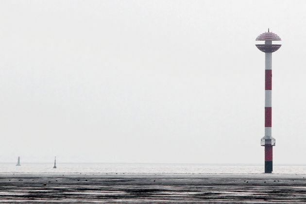 Leuchtfeuer Hofe, das Oberfeuer in der Aussenweser - Baujahr 1974, Höhe 43 Meter Leuchtfeuer Hofe, das Oberfeuer in der Aussenweser - Baujahr 1974, Höhe 43 Meter