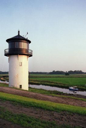 Cuxhaven-Altenbruch - Alter Turm Altenbruch, die 'Dicke Berta' - Unter- und Querfeuer,gebaut 1899 Cuxhaven-Altenbruch - Alter Turm Altenbruch, die 'Dicke Berta' - Unter- und Querfeuer,gebaut 1899