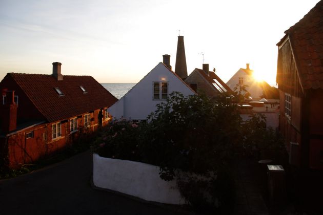 Blick aus dem Fenster unseres Ferienhauses mit Sonnenaufgang - Sandvig auf Bornholm