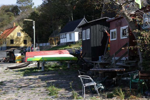 Am Helligpeder Havn - der Hafen des Fischerrdorfes Helligpeder auf Bornholm Am Helligpeder Havn - der Hafen des Fischerrdorfes Helligpeder auf Bornholm