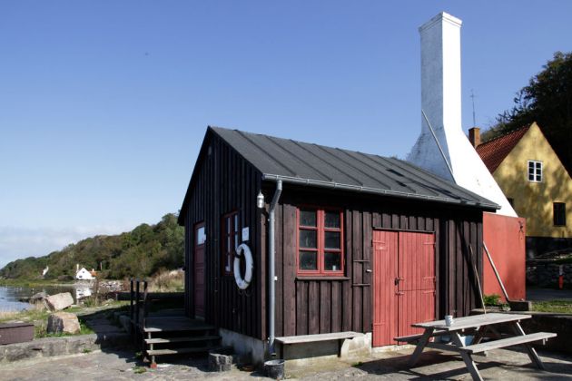Am Helligpeder Havn - der Hafen des Fischerrdorfes Helligpeder auf Bornholm Am Helligpeder Havn - der Hafen des Fischerrdorfes Helligpeder auf Bornholm