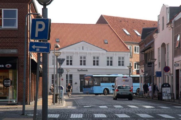 Die Torvegade mit der Sydbank - Rønne, Bornholm Die Torvegade mit der Sydbank - Rønne, Bornholm