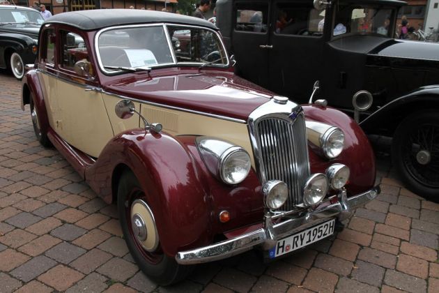 Ein Riley RMA Saloon der Bauzeit 1945 bis 1952 - 1.496 ccm Vierzylinder-Reihenmotor, 55 bhp bei 4.500 U/min Ein Riley RMA Saloon der Bauzeit 1945 bis 1952 - 1.496 ccm Vierzylinder-Reihenmotor, 55 bhp bei 4.500 U/min