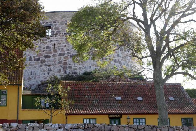 Christiansø - Einkaufsladen und Grosser Turm Christiansø - Einkaufsladen und Grosser Turm