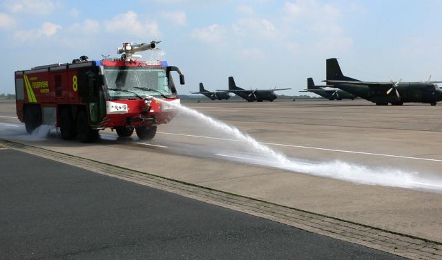 Flughafen-Feuerwehr Fliegerhorst Wunstorf bei Hannover Flughafen-Feuerwehr Fliegerhorst Wunstorf bei Hannover