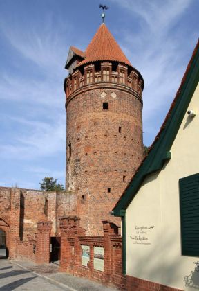 Tangermünde in der Altmark - der um 1480 erbaute, historische Gefängnisturm der Burg Tangermünde in der Altmark - der um 1480 erbaute, historische Gefängnisturm der Burg