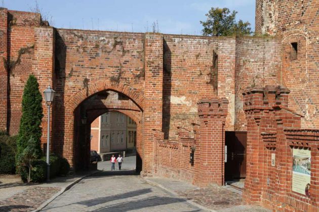 Tangermünde in der Altmark - das mittelalterliche Burgtor Tangermünde in der Altmark - das mittelalterliche Burgtor