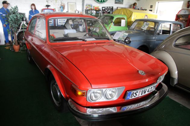 Ein Volkswagen 412 Limousine der Baujahre 1972 bis 1974 - Automuseum Braunschweig Ein Volkswagen 412 Limousine der Baujahre 1972 bis 1974 - Automuseum Braunschweig