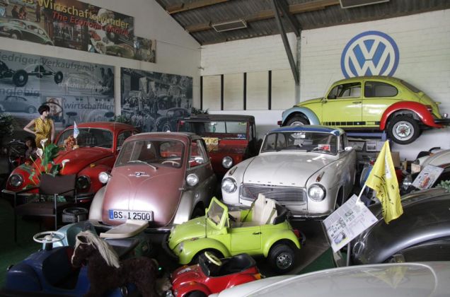 Ein weiterer Blick in die Halle des Automuseums Braunschweig Ein weiterer Blick in die Halle des Automuseums Braunschweig