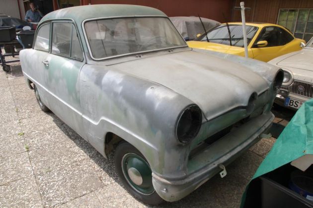 Ein weiterer Ford Taunus 12 M 'Weltkugel', der sich noch in der Aufarbeitung befindet - Automuseum Braunschweig Ein weiterer Ford Taunus 12 M 'Weltkugel', der sich noch in der Aufarbeitung befindet - Automuseum Braunschweig
