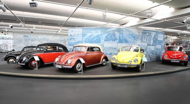 Volkswagen VW-Typ 15 Cabriolets verschiedener Jahrgänge - , Baujahre 1949, 1958, 1972 und 1979 - AutoMuseum Volkswagen, Wolfsburg