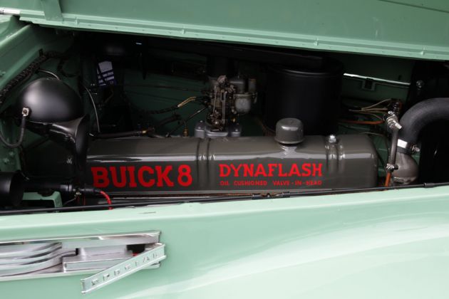 Buick Dynaflash 8 - der 4,3-Liter-Reihenachtzylinder des Buick Special Series 40 Sport Coupé von 1941 Buick Dynaflash 8 - der 4,3-Liter-Reihenachtzylinder des Buick Special Series 40 Sport Coupé von 1941