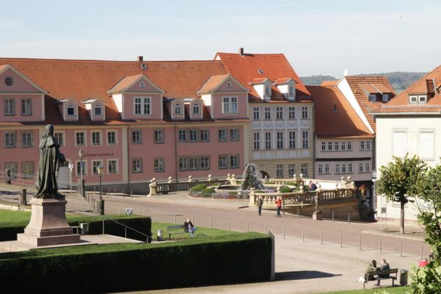 Gotha, am Schlossberg - der obere Teil der Wasserkunst mit dem Denkmal Herzog Ernst des Frommen Gotha, am Schlossberg - der obere Teil der Wasserkunst mit dem Denkmal Herzog Ernst des Frommen