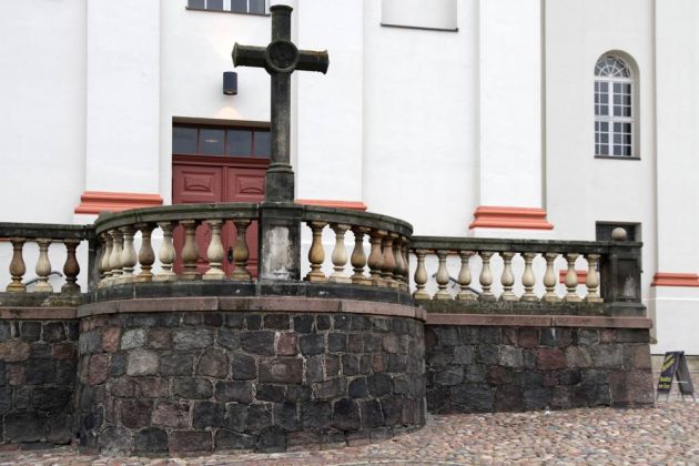Residenzstadt Neustrelitz, der historische Marktplatz - Aufgang zur Stadtkirche Residenzstadt Neustrelitz, der historische Marktplatz - Aufgang zur Stadtkirche