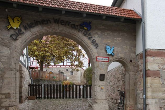 Treffurt an der Werra - Kindergarten und Heimatmuseum im Trottscher Hof direkt an und auf der Stadtmauer Treffurt an der Werra - Kindergarten und Heimatmuseum im Trottscher Hof direkt an und auf der Stadtmauer