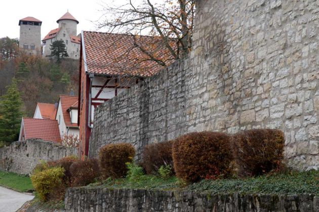 Treffurt an der Werra - die Stadtmauer am Burgstieg und die Ritterburg Normannstein Treffurt an der Werra - die Stadtmauer am Burgstieg und die Ritterburg Normannstein