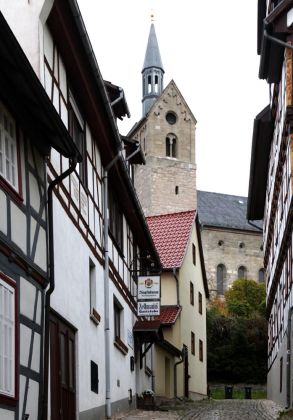 Treffurt an der Werra - die Rathausstrasse und die Stadtkirche St. Bonifacius Treffurt an der Werra - die Rathausstrasse und die Stadtkirche St. Bonifacius