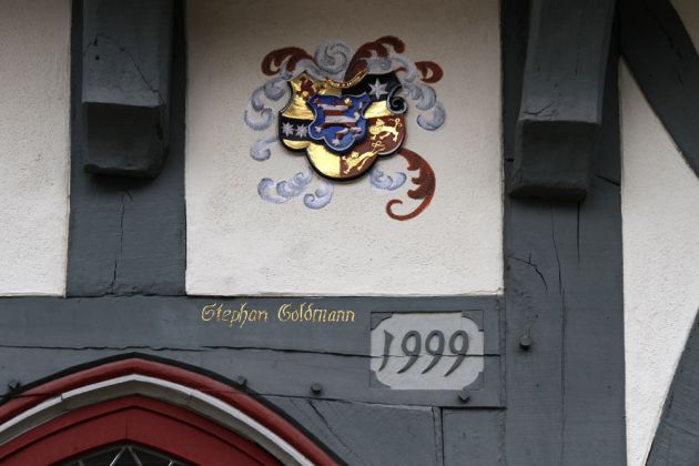 Treffurt an der Werra - das Wappen am zweitältesten Wohnhaus der Stadt in der Kirchstrasse Treffurt an der Werra - das Wappen am zweitältesten Wohnhaus der Stadt in der Kirchstrasse