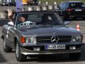 Ein Mercedes-Benz 300 SL des Baujahres 1988 – Teilnehmer-Fahrzeug der 16. AvD Rund um Berlin-Classic auf dem Müritz-Airport