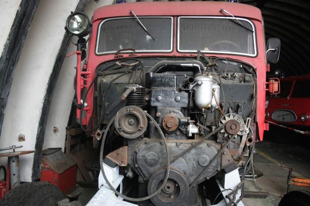 Der 150 PS-Motor des TLF 16, IFA S 4000-1 - Kfz-Werk E. Grube, Werdau - Baujahr 1957 Der 150 PS-Motor des TLF 16, IFA S 4000-1 - Kfz-Werk E. Grube, Werdau - Baujahr 1957