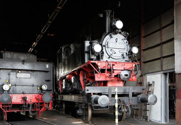 Sächsisches Eisenbahnmuseum Chemnitz-Hilbersdorf - 99 566, die 750 mm Schmalspurlok der sächsischen Baureihe IV K, Baujahr 1909 Sächsisches Eisenbahnmuseum Chemnitz-Hilbersdorf - 99 566, die 750 mm Schmalspurlok der sächsischen Baureihe IV K, Baujahr 1909