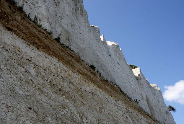 Møns Klint - der Wanderweg unterhalb der Kreidefelsen entlang der Ostküste der dänischen Insel Møn Møns Klint - der Wanderweg unterhalb der Kreidefelsen entlang der Ostküste der dänischen Insel Møn