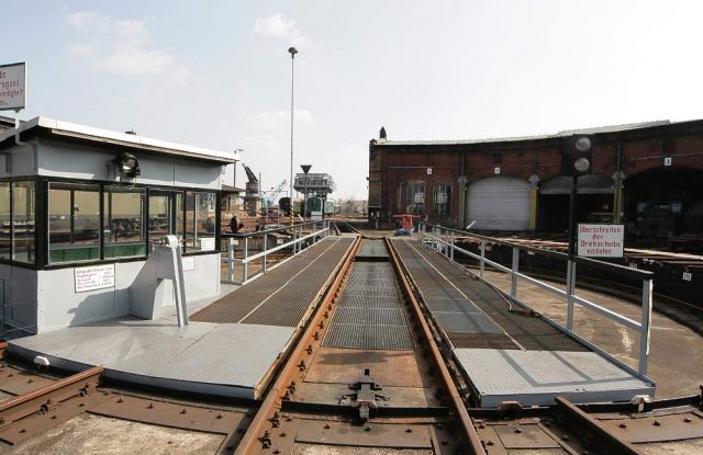 Sächsisches Eisenbahnmuseum Chemnitz-Hilbersdorf - eine der beiden 20-Meter-Drehscheiben Sächsisches Eisenbahnmuseum Chemnitz-Hilbersdorf - eine der beiden 20-Meter-Drehscheiben