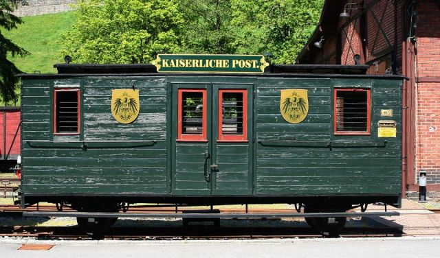 Das Sächsische Schmalspurbahn-Museum Rittersgrün - der Kaiserliche Postwagen K 1700 des Baujahres 1892 Das Sächsische Schmalspurbahn-Museum Rittersgrün - der Kaiserliche Postwagen K 1700 des Baujahres 1892