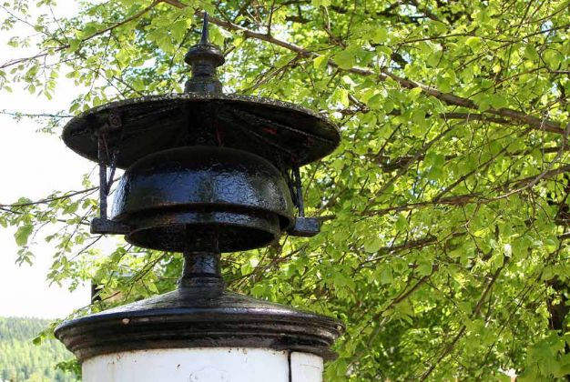 Das Sächsische Schmalspurbahn-Museum Rittersgrün - Detail am Läutewerk Das Sächsische Schmalspurbahn-Museum Rittersgrün - Detail am Läutewerk