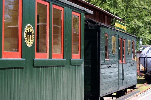 Das Sächsische Schmalspurbahn-Museum Rittersgrün - ein historischer Personenwagen und der Kaiserliche Postwagen Das Sächsische Schmalspurbahn-Museum Rittersgrün - ein historischer Personenwagen und der Kaiserliche Postwagen